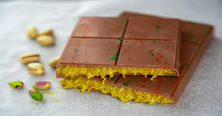 Pistachio Chocolate Bar